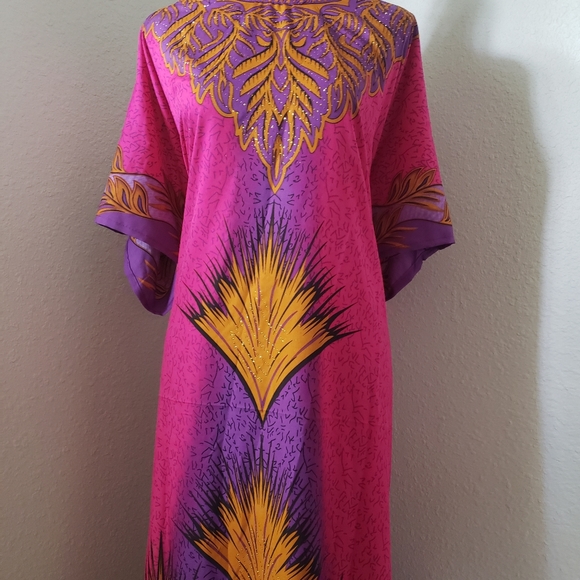 Just In: New Fuschia Kaftan Abaya Cover-up D… - Picture 5 of 14